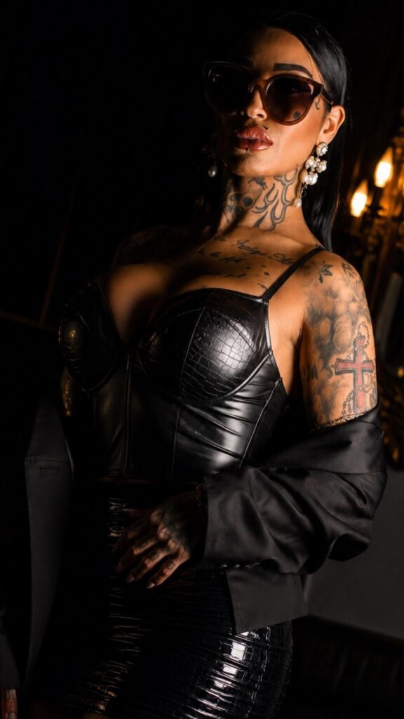 Domina Vicky
