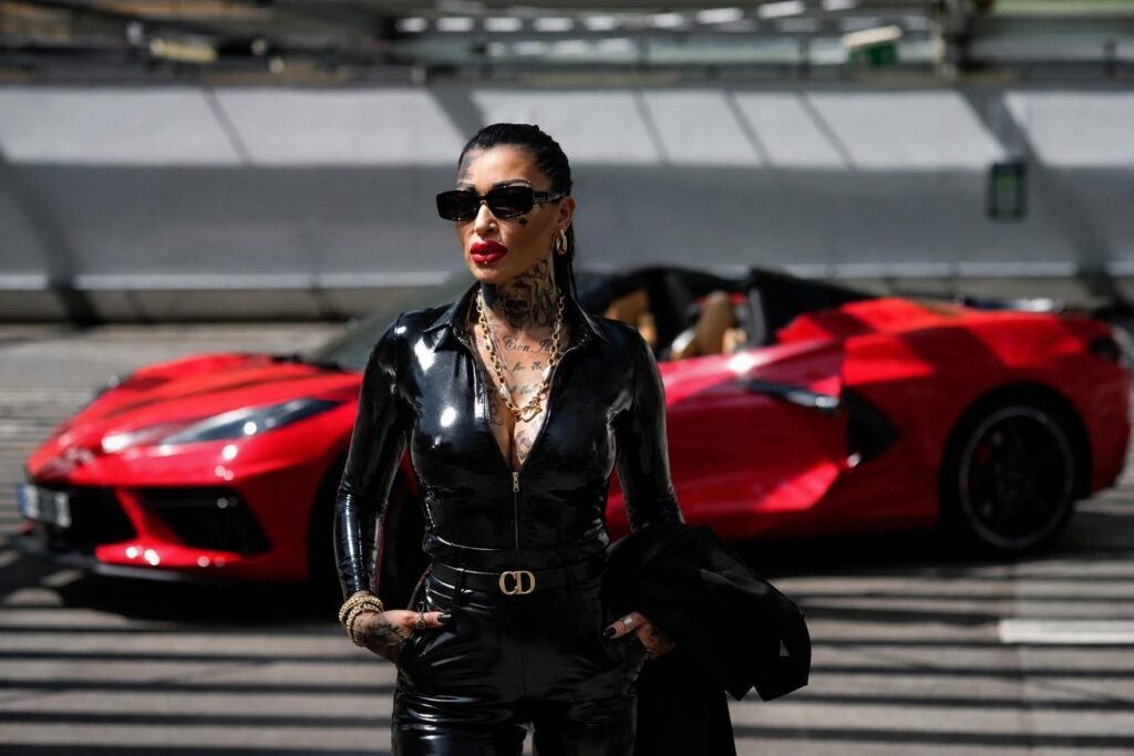 Domina Vicky
