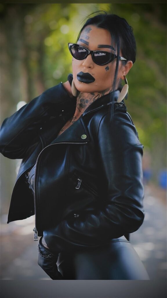Domina Vicky