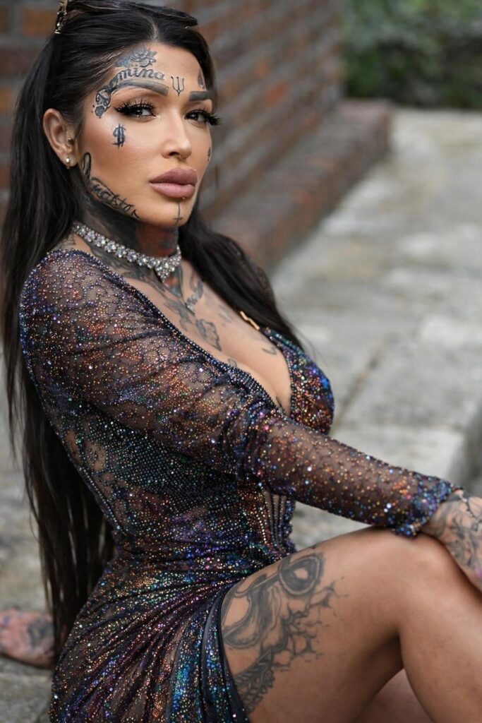 Domina Vicky
