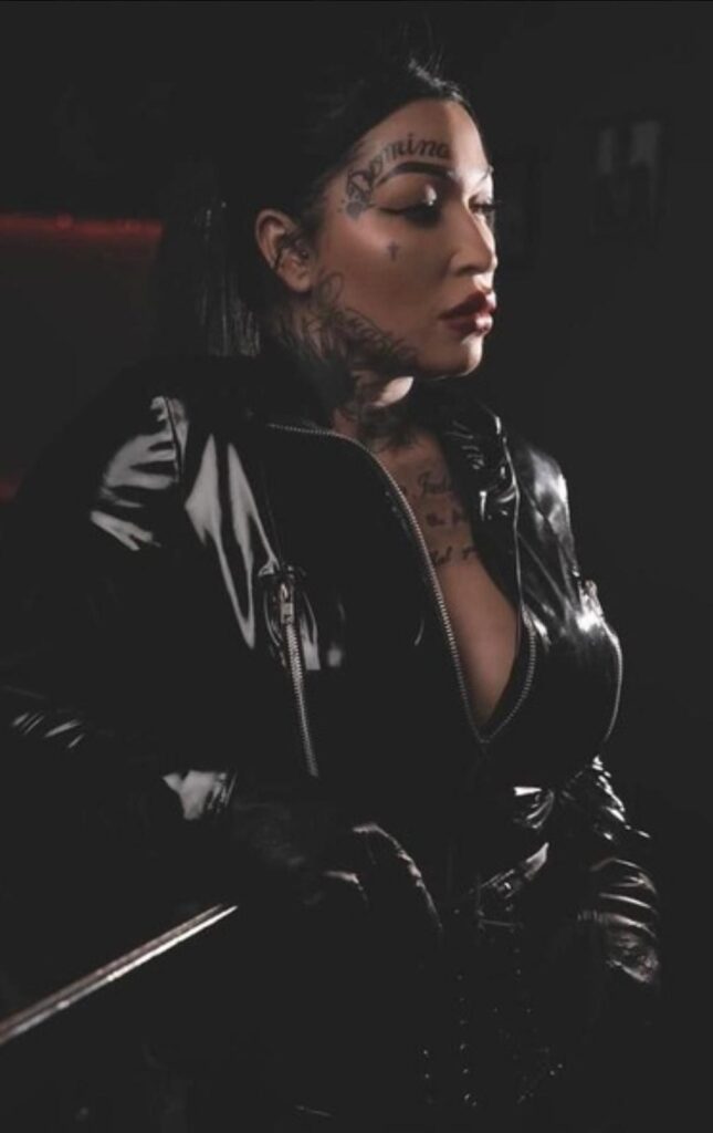 Domina Vicky