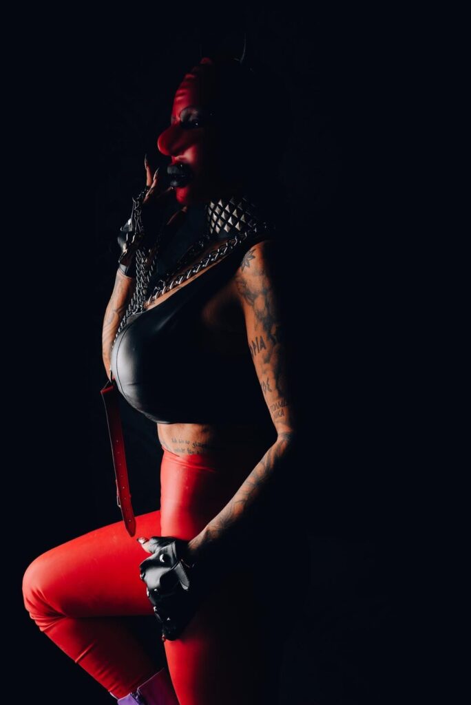 Domina Vicky