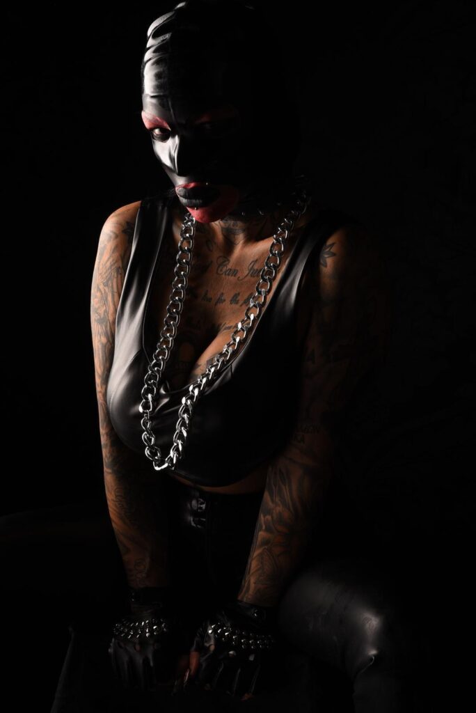 Domina Vicky