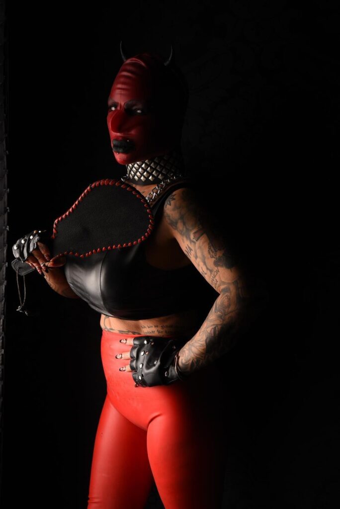 Domina Vicky