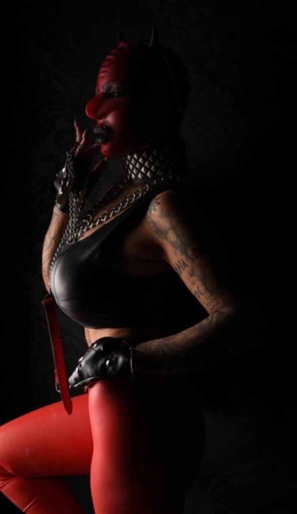 Domina Vicky