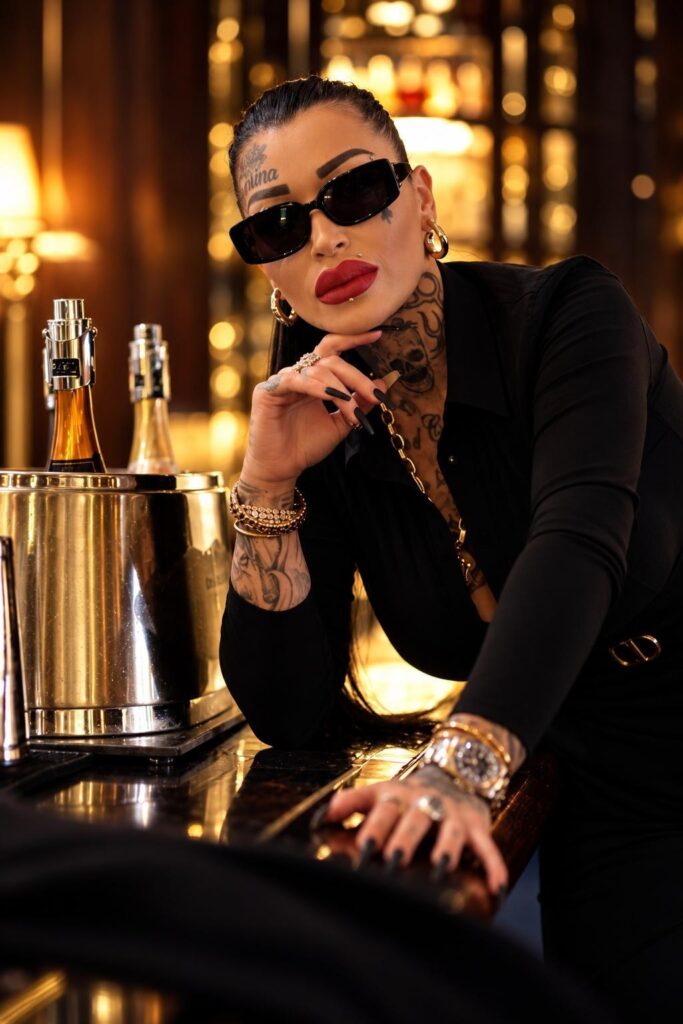 Domina Vicky