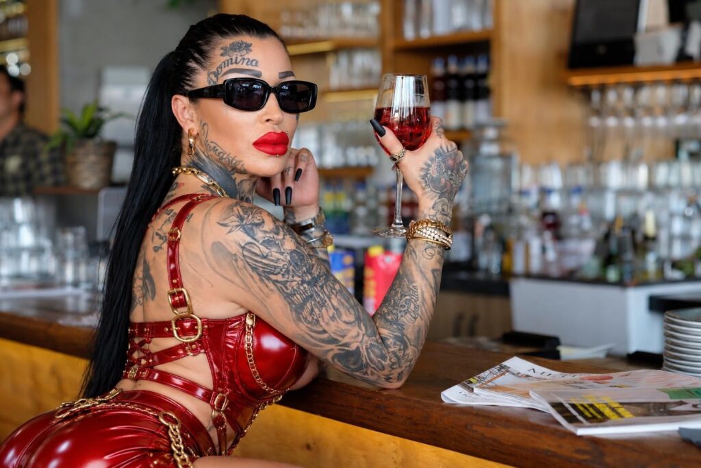 Domina Vicky